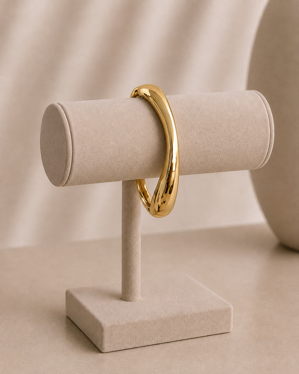 Nyla Sculptural Cuff