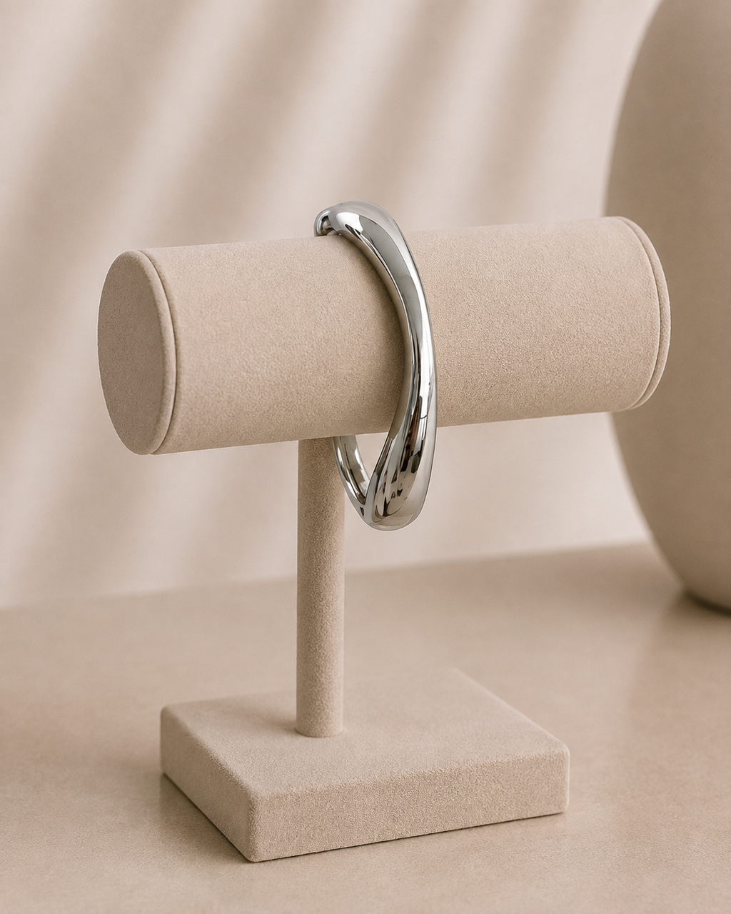 Nyla Sculptural Cuff