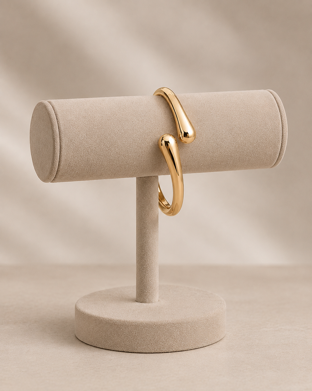 Nyla Sculptural Cuff